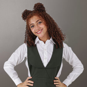 زي مدرسي زيتي بتصميم شيال برقبة مثلثة انيقة