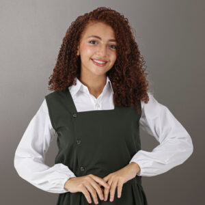 زي مدرسي زيتي برقبة مربعة و ازرار امامية