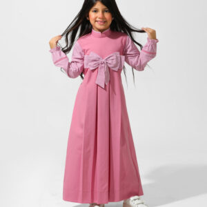 مريول وردي بفيونكة أمامية